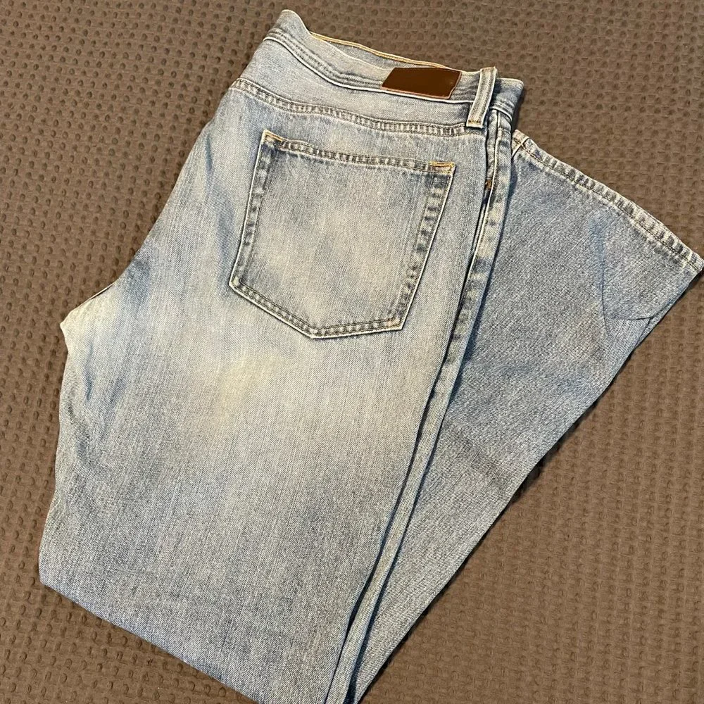 Mens J Crew Sutton Straight-Fit Jean in Light Wash 35x32